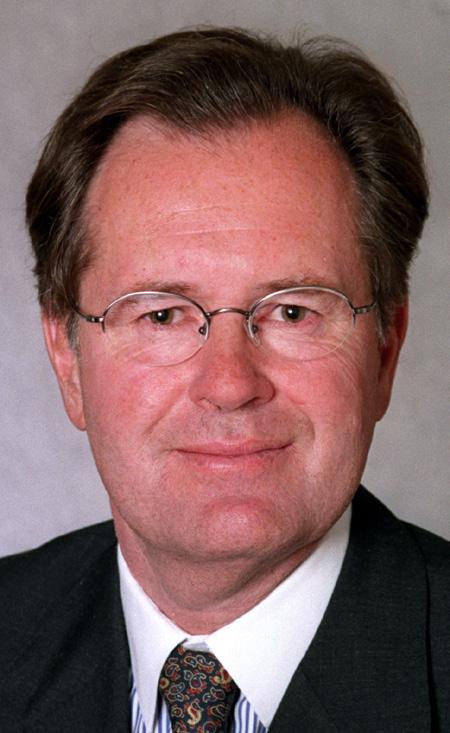 JOHANNES KYRLE Johannes Kyrle has served as Secretary-General of Austria s Ministry of Foreign Affairs since 2002.