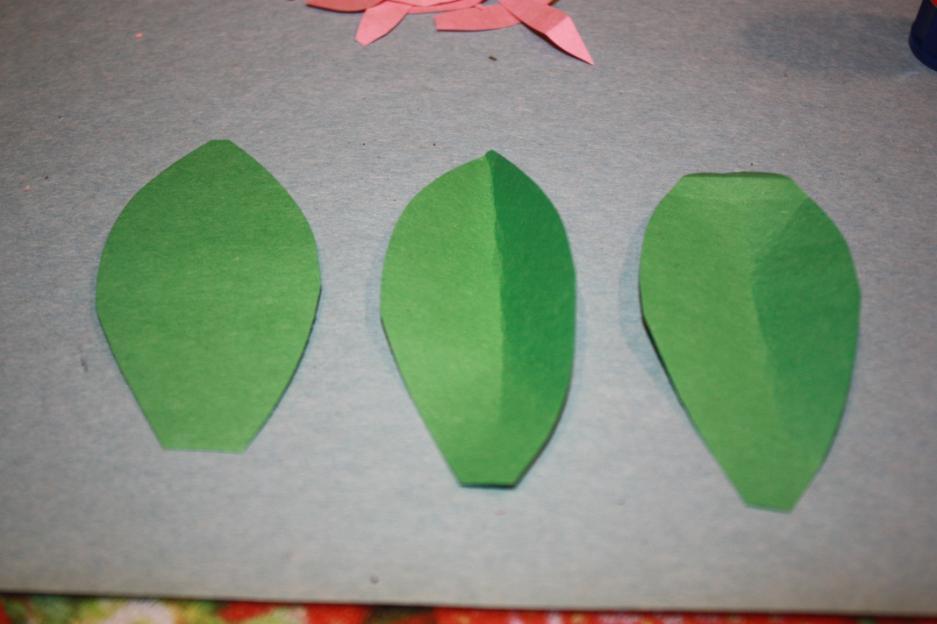 Making Flower Leaves You can go as plain or as fancy as you like when creating