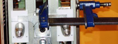 To do so, loosen the top chassis bolt corresponding to the outer bar of this runner,