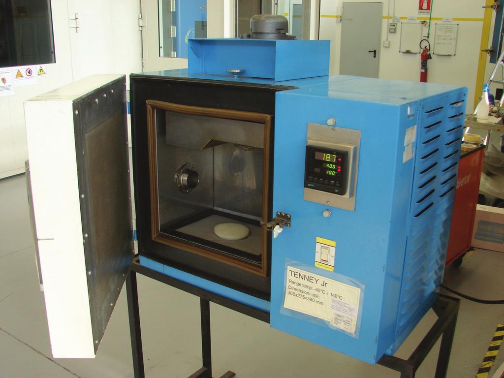 TENNEY JR. TN40 - TEMPERATURE CHAMBER This temperature chamber performs temperature only or temperature and vibration test enclosure combined.