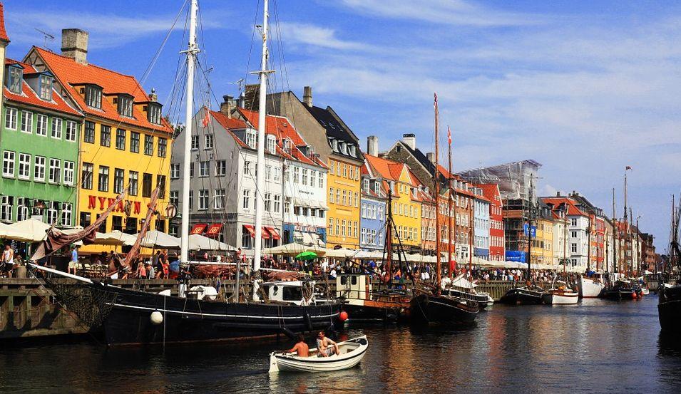 Country profile reports D Denmark Witizia/Pixabay.com Denmark has a strong performance in most aspects.