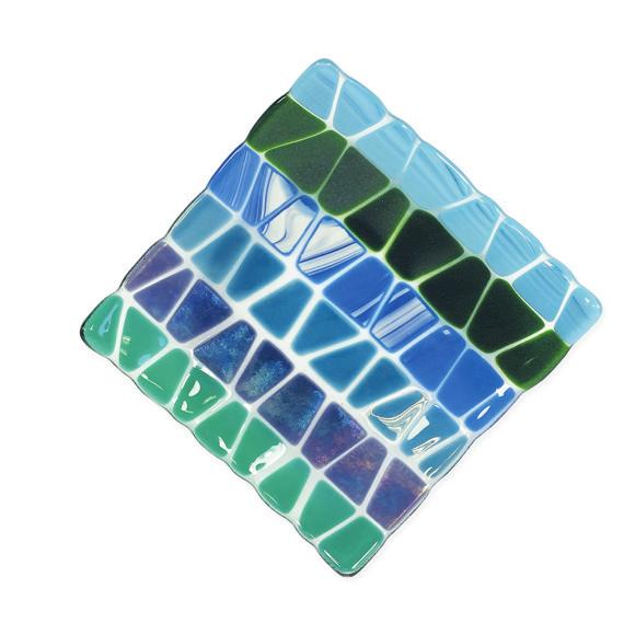 Experiment with System 96 fusing glass to create two main projects a standalone decorative piece of artwork and a set of four coasters.