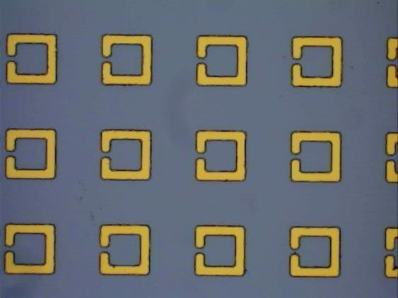 Figure 4-1 Sample array of square split ring resonators.
