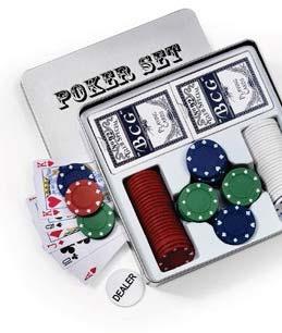 poker set in an