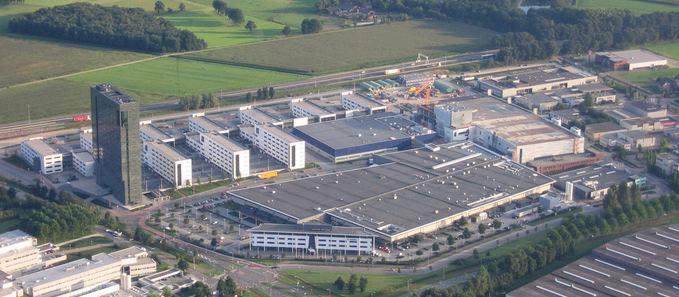 ASML : Leading supplier of lithography equipment to the semiconductor industry