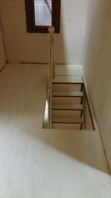 left handrail staircase as seen in figure