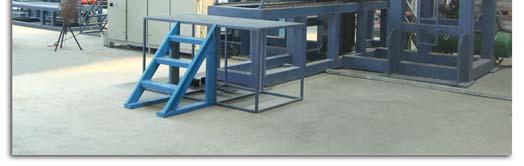 The machine can be supplied with two or three powered roller conveyor bins.