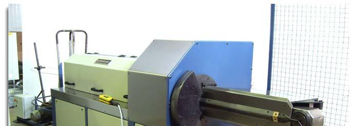 The two available types of wire bending heads, single and bi-directional, combined with one or both available