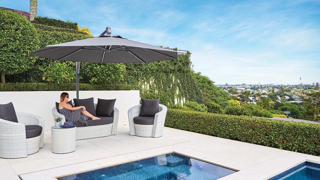 INNOVATIVE AND EASY TO USE, THE HORIZON IS THE PERFECT RESIDENTIAL CANTILEVER UMBRELLA.