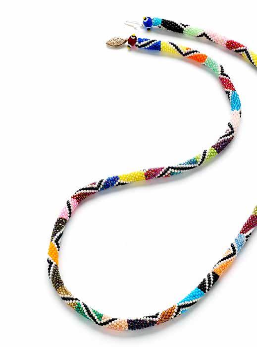.. 26 Project 4: Bead-Mix and Single-Color Bracelets. 28 Project 5: Fringe-Closure Bracelets... 30 Project 6: Bead-Mix Bracelet... 32 Project 7: Beginner Necklace...33 Project 8: Summertime Necklace.