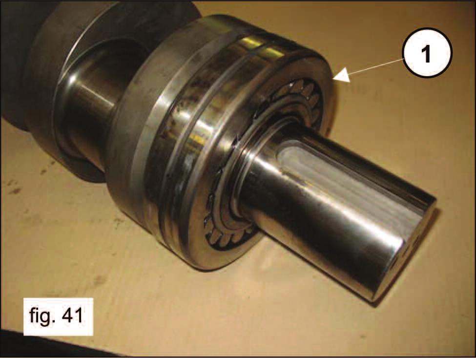 Block the rod using a clamp, and proceed with calibration using a torque wrench (1, fig. 40) as indicated in paragraph 3. SCREW CALIBRATION Insert the connecting rod in the plunger guide (1, fig.