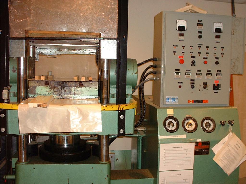 Pressure cured, air dried samples For pressure curing of the bending samples, a Han Chang press was used (Figure 12).