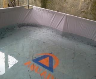 of the FFBX and simply follow the instruction to connect a set of engineered metal tubes and a UVstable high-tensile plastic tarp to form a sheltered fish pond (picture).