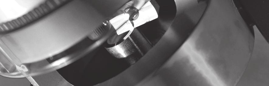 ) ohne zusätzlichen Getriebeumbau Steckverbindung mit Schnellverschraubkupplung: einfaches und bequemes Austauschen des Flexdrehkabels Ergonomisch-optimierter Motorgriff, dadurch sicherere