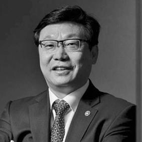 He was the Ambassador of the Permanent Delegation of Korea to the OECD from 2010 to 2013, during which time he served as the Chairman of the OECD Pension Budget and Reserve Fund Management Board,