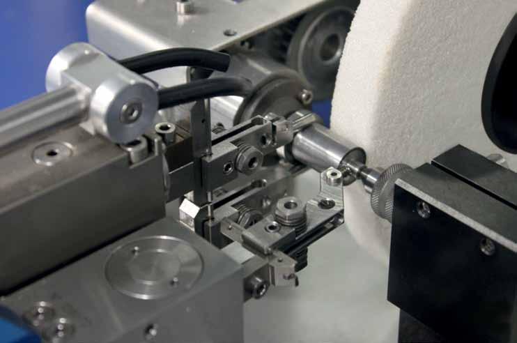 Application example spindle Economic solution for series manufacturing Measurement requirements Measurement of length and diameter on a spindle with a cycle time of 35 seconds including charging and