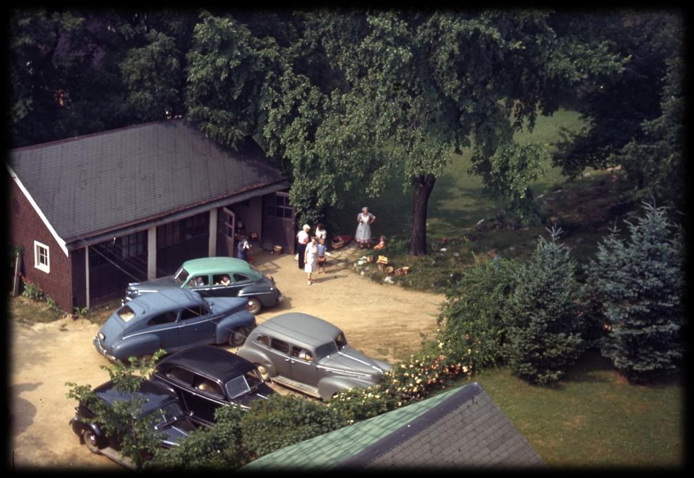 1949: Chicken coops seen on the Leslies