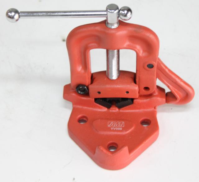 Bench Yoke Vise Yoke and base made of strong, dependable iron. Hardened alloy steel jaws and convenient pipe rest and bender. Floating upper jaw allows for perfect matching the shape of the piece.