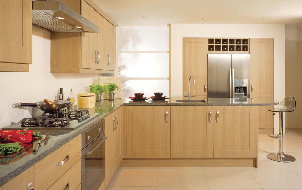 28 29 Shaker Lissa Oak An urban setting or a rural look can be elegantly fitted out