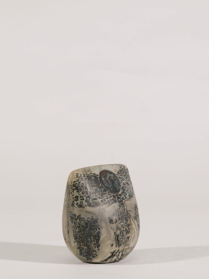 The sale also offers the opportunity to purchase ceramics notable for their sculptural qualities. These include works by Abdo Nagi (1941 2001), such as Large Vase (est.