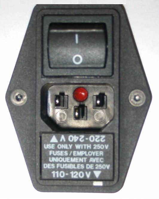 2.LA75C rack Figure 5 : LA75C rack power entry module: 230v selected (left), 115v selected (right) The voltage selected is