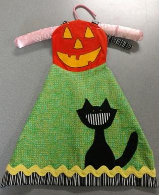 You will have fun complete your mug rug in this class. Fold N Stitch Holiday Ornament Kim 1 Session SMR Wed.
