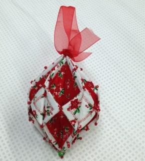 00 + pattern + fabric + supplies Come join me to make this dimensional ornament to decorate your tree.