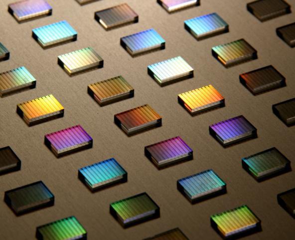 PPLN and MgO:PPLN are nonlinear optical crystals for high efficiency wavelength conversion in the 460nm 5100nm range.