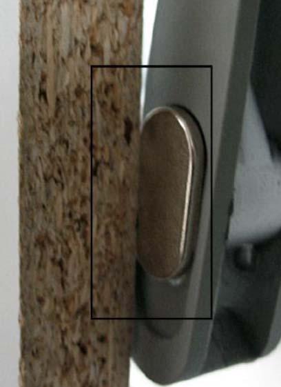 In case of continued wear, the fitting arm grinds against the cabinet The wear and tear cannot be undone.