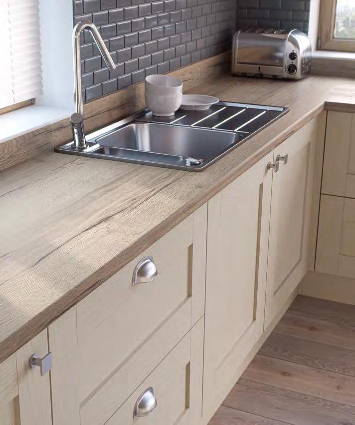 And despite its deep texture it is easy to clean. It suits combinations with doors in soft, neutral colours and flooring in a rustic oak style.