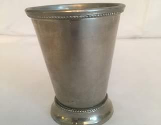 00 Silver Octagonal Vase 25 x 12 cm