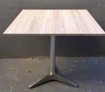 00 Round Low White Cocktail Table