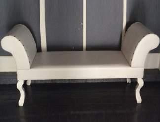 00 White Leather Chaise