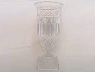 R60.00 Medium Crystal Vase 32 x 15 cm