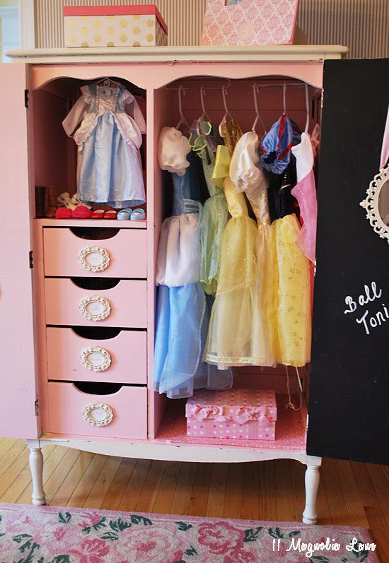 dress up clothes dress-up clothes organization Organizing the abundance of children s items is challenging enough so sometimes the best thing to do is create a small space just for them.