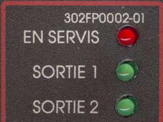 LED indicators on face plate: Red LED indicator The red indicator marked «EN SERVIS», when steady on, shows that power is on.