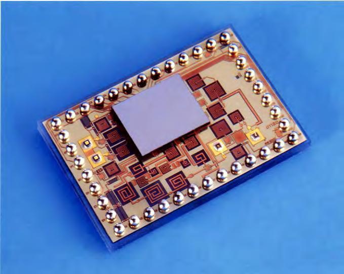 Flip chip RFIC Bluetooth Radio Module RF IC: 46 flip chip bonds at 200 m pitch