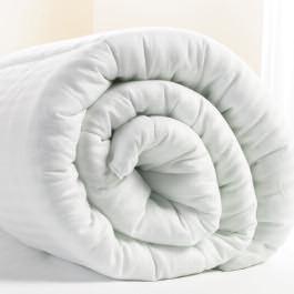 Duvets A choice of natural or synthetic fillings Ashwell Duvet Hollowfibre filled duvet with white polycotton outer covering finished with overlocked edges. This is an entry level duvet.