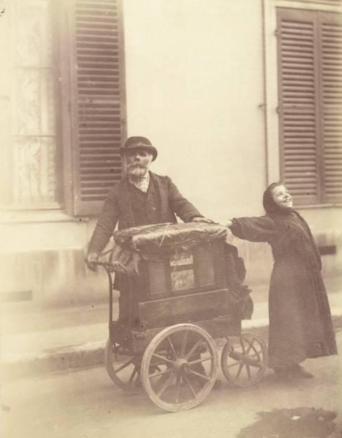 The exhibition s curators looked at more than 4,000 photographs by Atget, from which they selected 228.