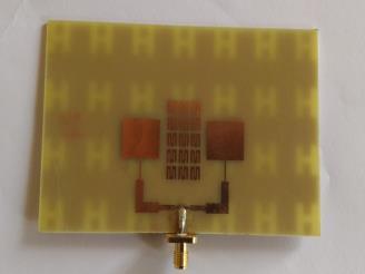 Schematic of proposed microstrip antenna array for mutual coupling measurement. 5.