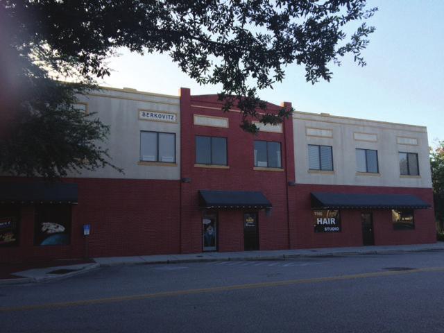 building circa 1910 2 - story corner building with high visibility and