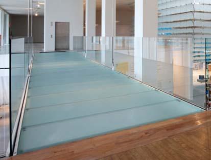 SLIP RESISTANT GLASS Specification Considerations All glass flooring must be engineered Clarity or diffusion of the glass Type and density of the slip