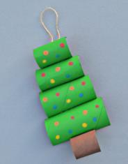 Wee Experts (5-6 years): Toilet Paper Roll Christmas Tree 2 toilet paper rolls Green and brown paint for the tree (or whatever colour you prefer) Q-Tips Assorted paint colors (for the lights) Glue