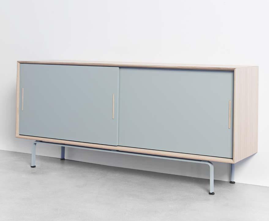PURE BENEFICIAL S4 is an exciting new sideboard, which is both spacious and practical. Ditlev Karsten has designed a brilliant item of storage furniture.