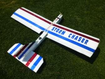 Speed range is from 15-70 mph depending on build, power and weight. It is very easy to fly and has a fantastic glide.