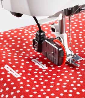 Exclusive SEWING ADVISOR feature instantly sets the machine for you.