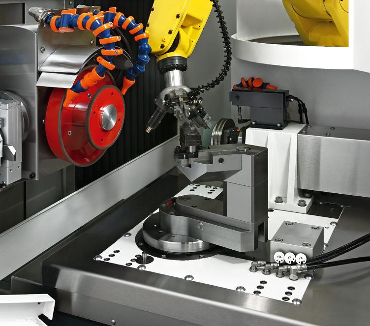 EWAG 9 1 Compact interior In the, all grinding movements are performed around the working axis B.