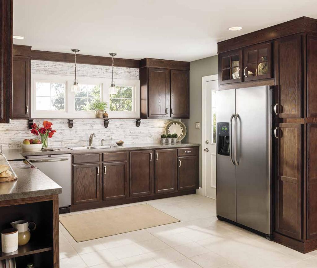 OAKLAND TIMELESS APPEAL Paired with the rich, deep beauty of our Umber finish, Oakland