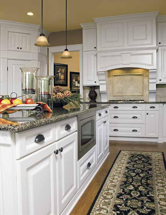 EASTLAND Maple Pumpernickel NANTUCKET Thermofoil White QUIET DETAIL Eastland s raised center panel door adds a sculptured element to the smooth look of Maple.