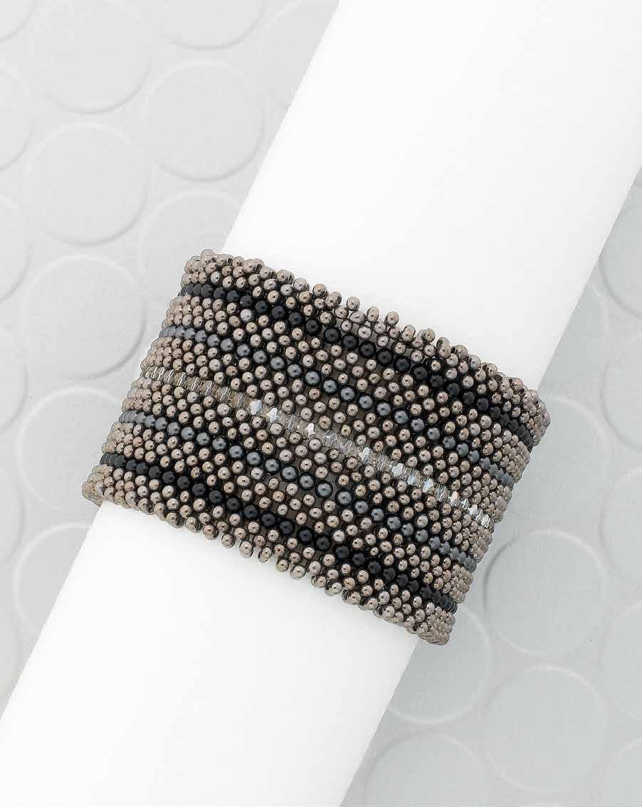 URBAN ARMOR Peanut beads plus right-angle weave produce a thick